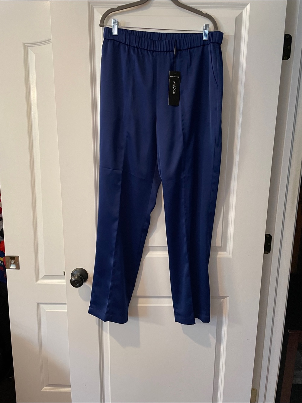 Relaxed Fit Navy woman pants.